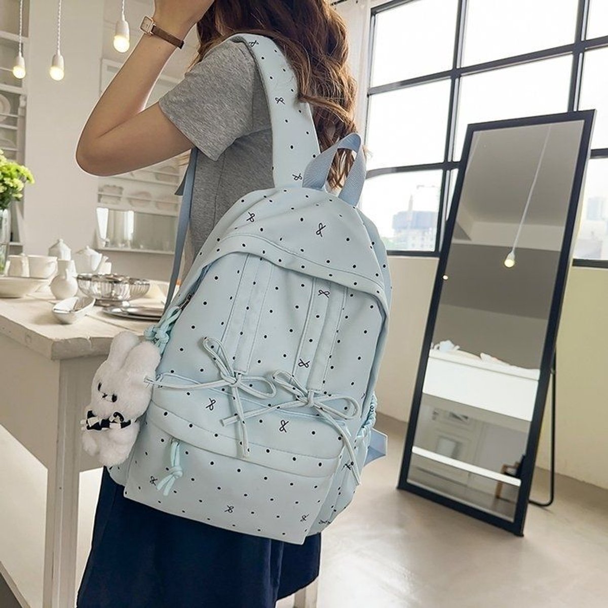 Meisjesrugzak- Meisjes Rugzak met Strikjes en Stippen – Schoolrugzak voor Meisjes – Nylon Rugzak met Voorvak en Zijvakken – Inclusief Konijnenhanger – Blauw