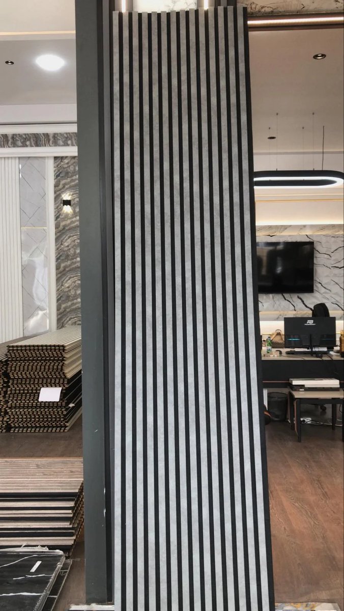 Akoestisch Wandpaneel Beton Look Donker Grijs 60x280 cm - Lattenwand Akupanel - Geluidsabsorberend MDF Wandpaneel - Akoestische Wandbekleding - Moderne Wanddecoratie - Acoustic Wall Panel - Akupanel Slat Wall - Sound Absorbing Wall Panel