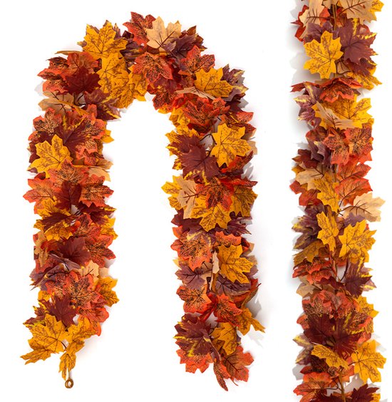 Herfstbladerenslinger met rode, oranje en gele esdoornbladeren.