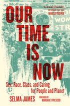 Boekomslag met rode tekst "OUR TIME IS NOW" over een groen-witte foto van een protestmars van vrouwen.