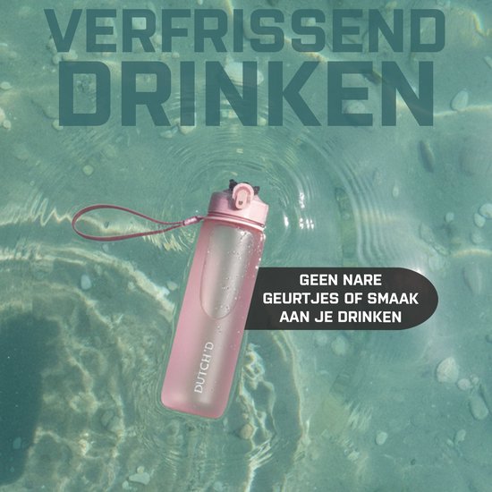 Pastelroze drinkfles met rietje in het water. "Verfrissend drinken, geen nare geurtjes of smaak aan je drinken."