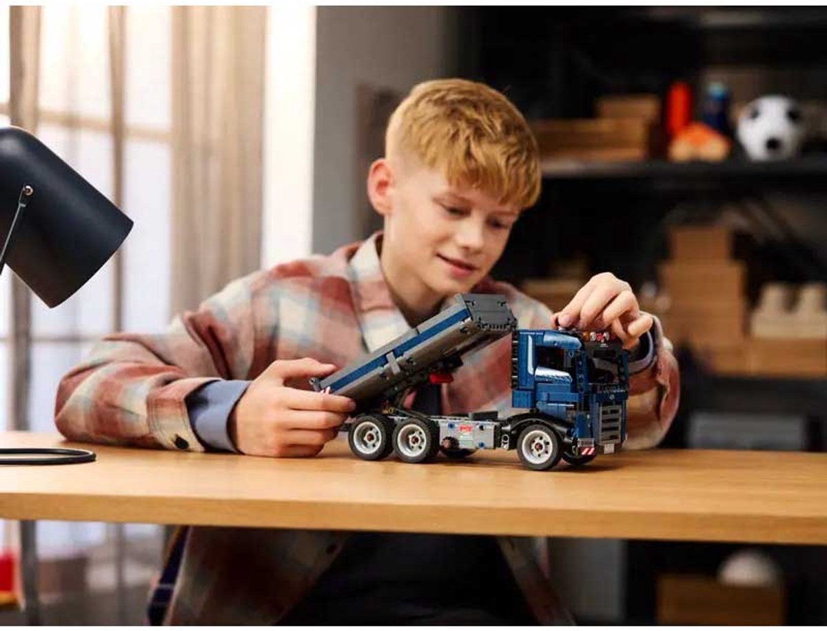 LEGO® Technic Vrachtwagen met kiepfunctie speelgoed - 42203 — afbeelding 7