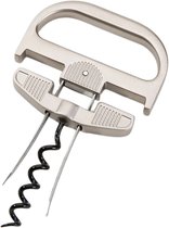 Zilverkleurige wijnoppener met brede handgreep en zwarte kurketrekker, geïsoleerd op witte achtergrond.