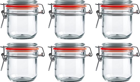 Zes lege glazen weckpotten van 200 ml met rode siliconen ringen en metalen beugelsluitingen.