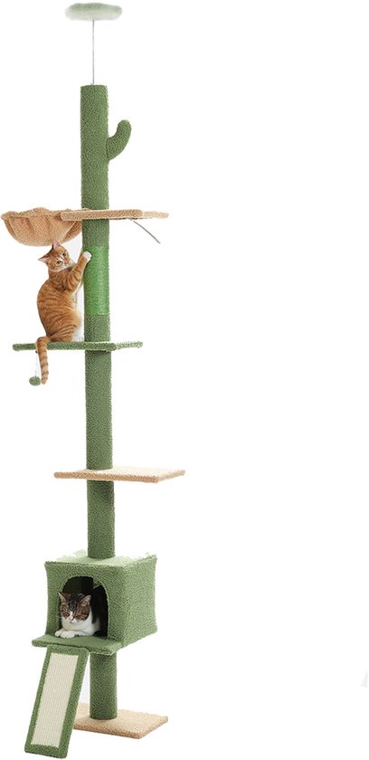 Hoge groene krabpaal met cactus-vormige bovenkant, schommelmand, plateaus, huisje en twee katten.