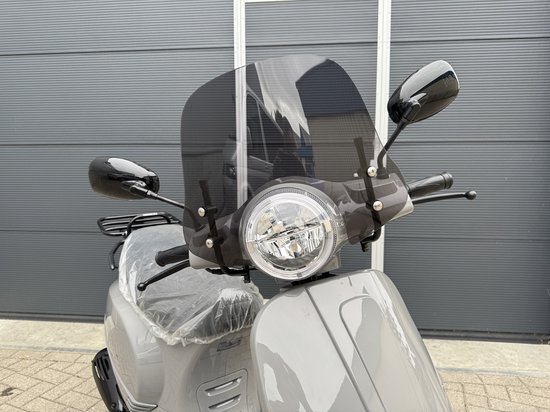 Max parts. Universeel windscherm voor fiets en bromfiets Max parts. Universeel windscherm voor fiets en bromfiets