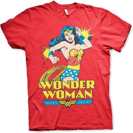 Rode T-shirt met Wonder Woman-print. De print toont Wonder Woman met haar lasso en de tekst 'WONDER WOMAN'.