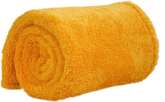 Opgerolde gele teddy fleece deken