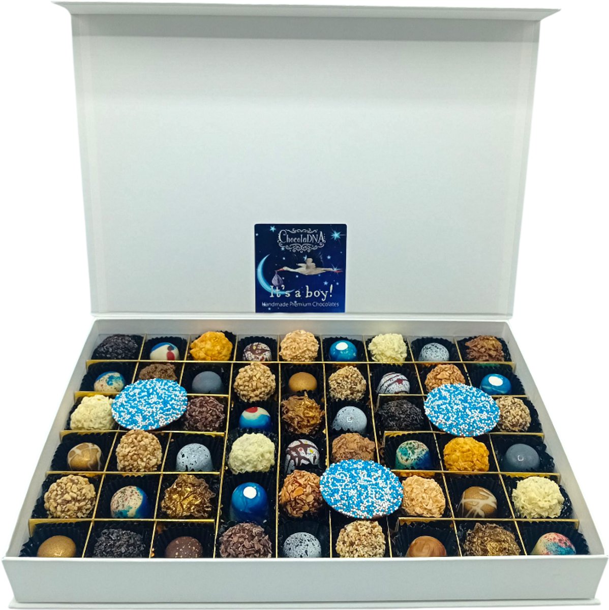 Geboortebox Heel groot 54 It's a Boy luxe chocolade Truffels & Pralines: Geboortebox_Geboortecadeau_Kraamcadeau_Cadeau Baby_Handgemaakte chocolade geboorte cadeau_Chocoladetruffels_Bonbons_Geschenkdoos_Moeder_Vegatarisch_Baby Love