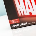 Doos met Marvel logo licht, met tekst 'LOGO LIGHT', '2 LIGHT MODES', 'PHASE ON', 'LIGHT PULSING'.