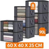 Grijze opbergdozen met ruitpatroon, gevuld met opgevouwen kleding. Labels tonen '8 pack', '90L' en afmetingen '60 x 40 x 35 cm'.