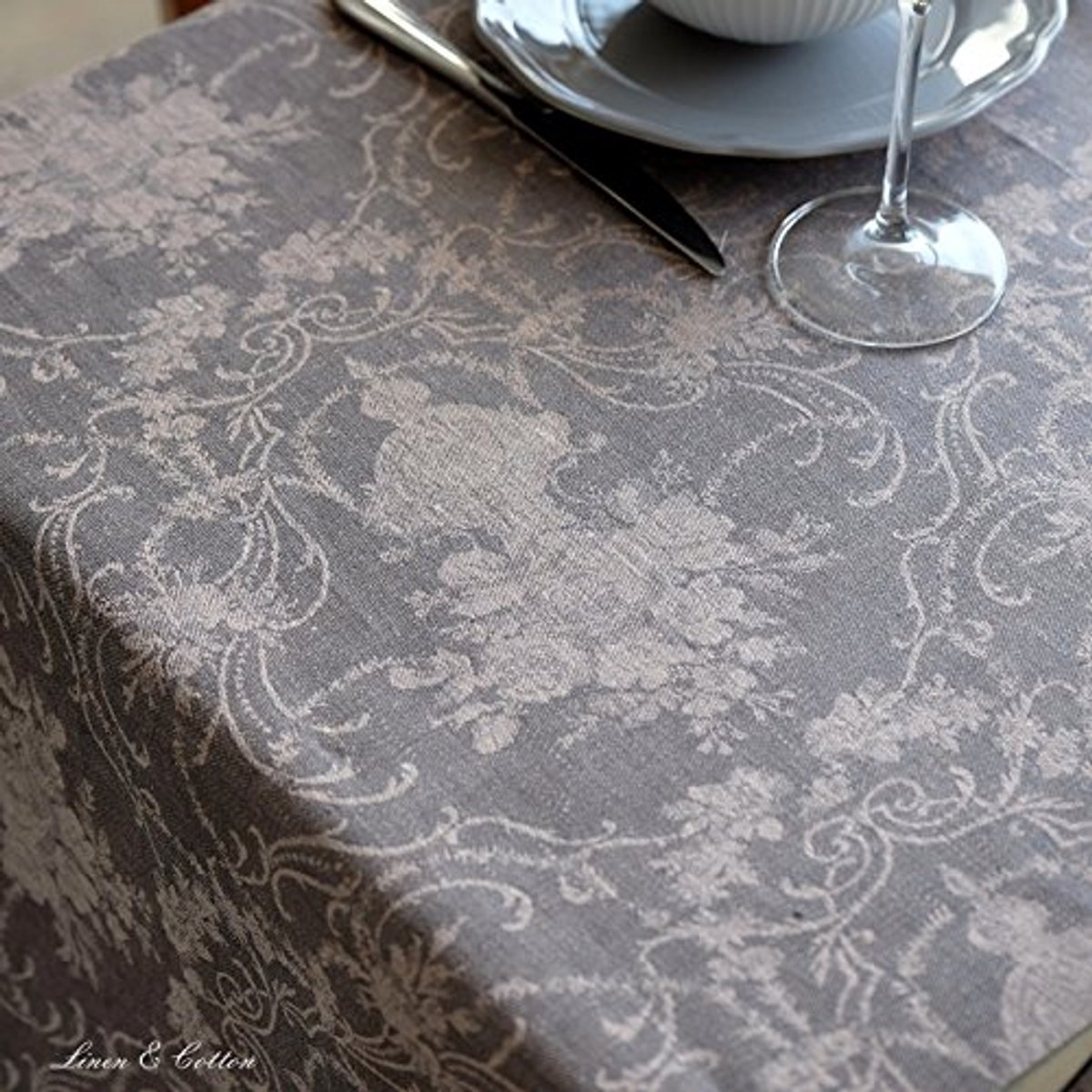 Luxe Jacquard Tafelkleed met Bloemenpatroon in Roze Grijs - 100% Linnen (147 x 220 cm)