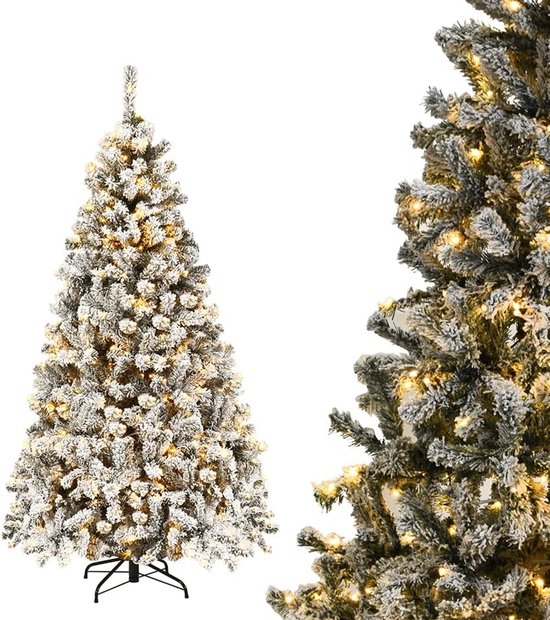 Een kerstboom met kunstsneeuw, versierd met warme ledverlichting, met een detailfoto van de verlichte takken.