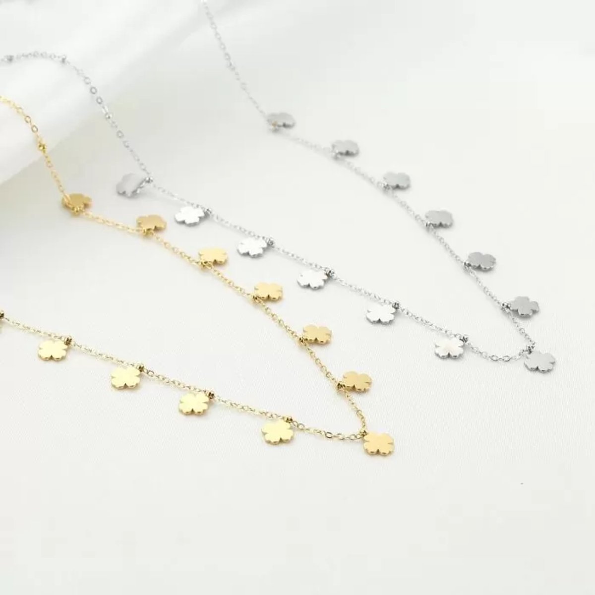 Zilveren klaver ketting- kerst- stainless steel- nikkelvrij- trendy- dames- sieraad- valentijn- dames- moederdag