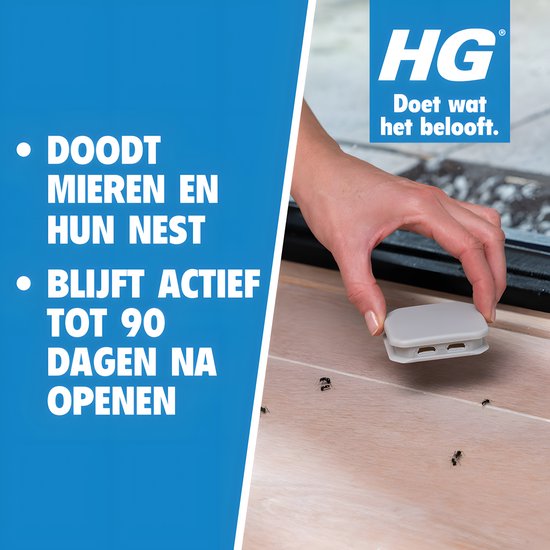 Een hand plaatst een HGX mierenlokdoos om mieren en hun nest te doden. Blijft actief tot 90 dagen na openen.