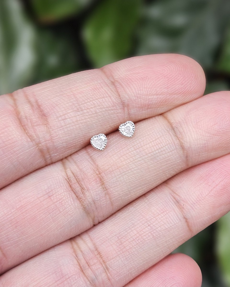 SACRED STONES Zirkonia Hart Oorknoppen - 925 Zilver