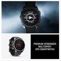Top view van een grijze Garmin multisport GPS-smartwatch met LiveTrack gestart. Onder een lijst met activiteiten.