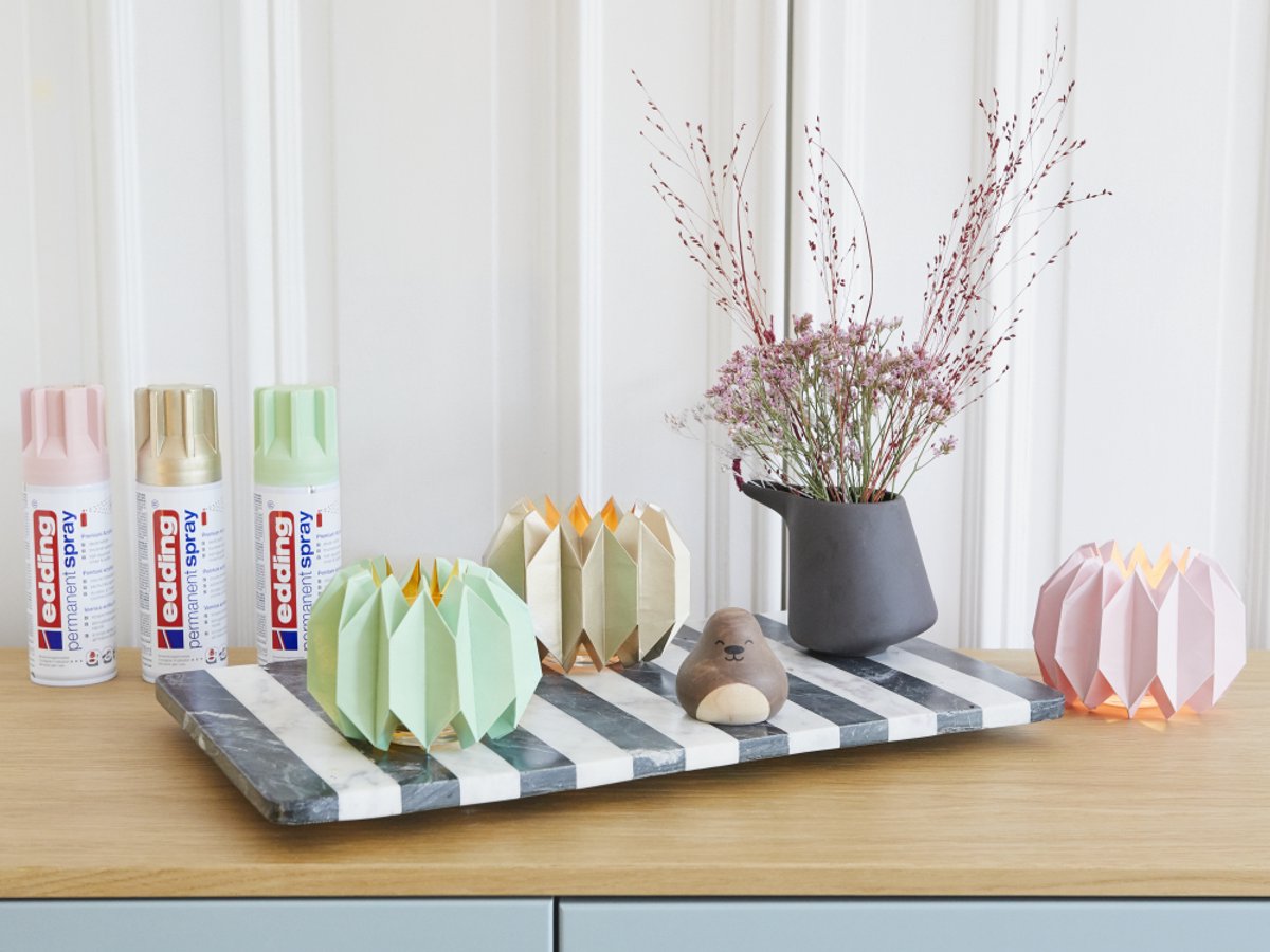 edding 5200 spuitverf in spuitbus - pastelroze mat - 1 stuk - 200 ml verf - direct dekkend – 0,7-1 m2 oppervlak - acrylverf voor het lakken en versieren van glas, metaal, hout, keramiek, kunststof, canvas - permanent spray, verfspray – foto 2