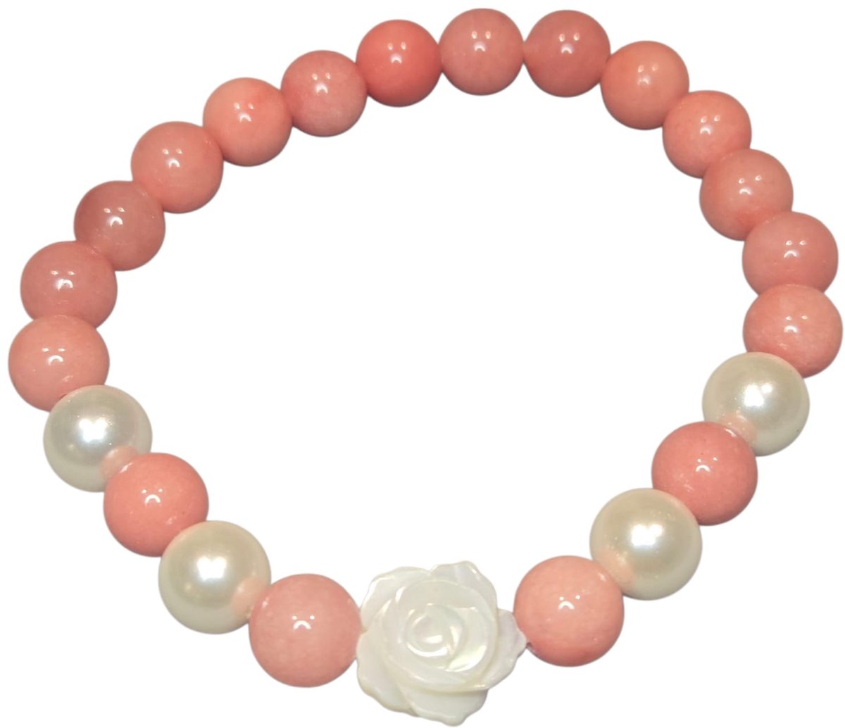 Rose Chalcedoon armband met witte schelpen kralen.
