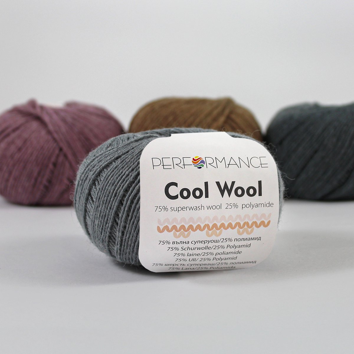 Cool Wool - midden grijs (235) - wol en polyamide haakgaren - breigaren - 5 bollen van 50 gram - pendikte 2 - 3 mm.