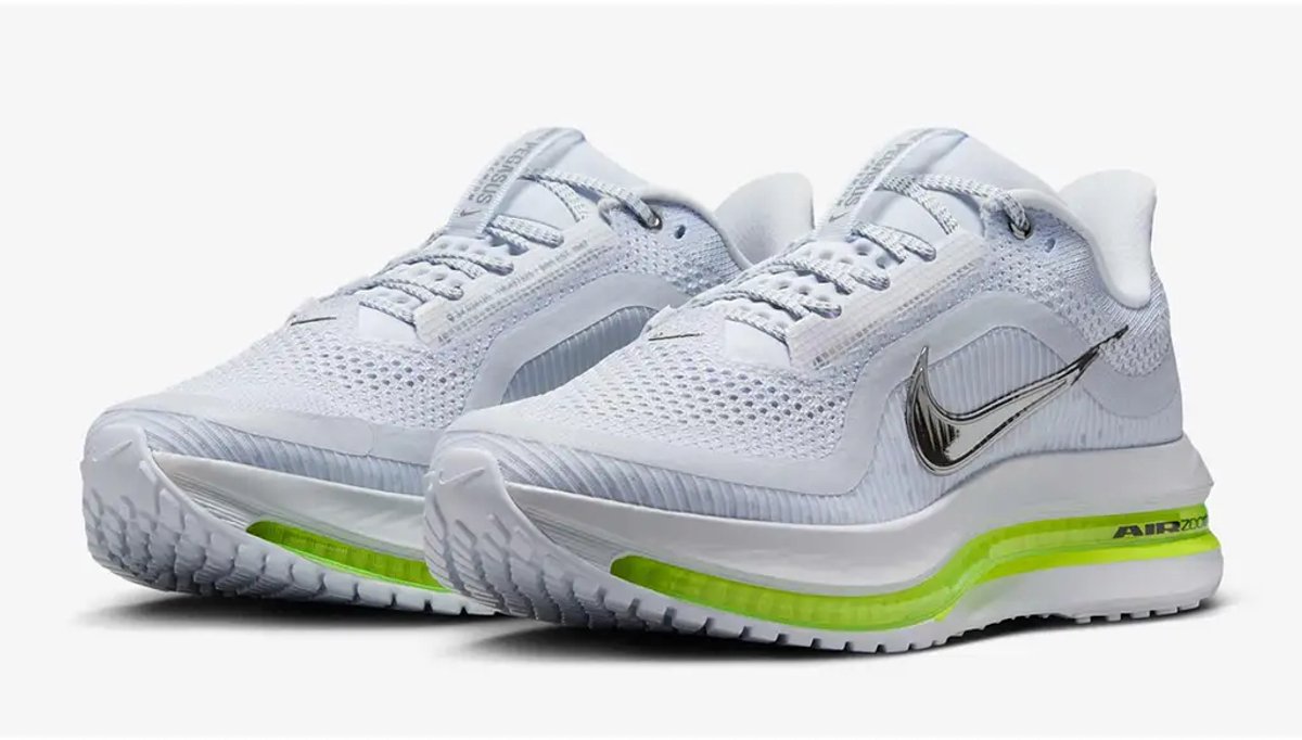 Nike Pegasus Premium Hardloopschoenen – Football /Volt/ /Metallic Pegasus Hardlopen Dames Hardloopschoenen Grijs