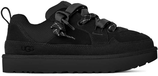 Zwarte UGG sneaker met veter en dikke zool.