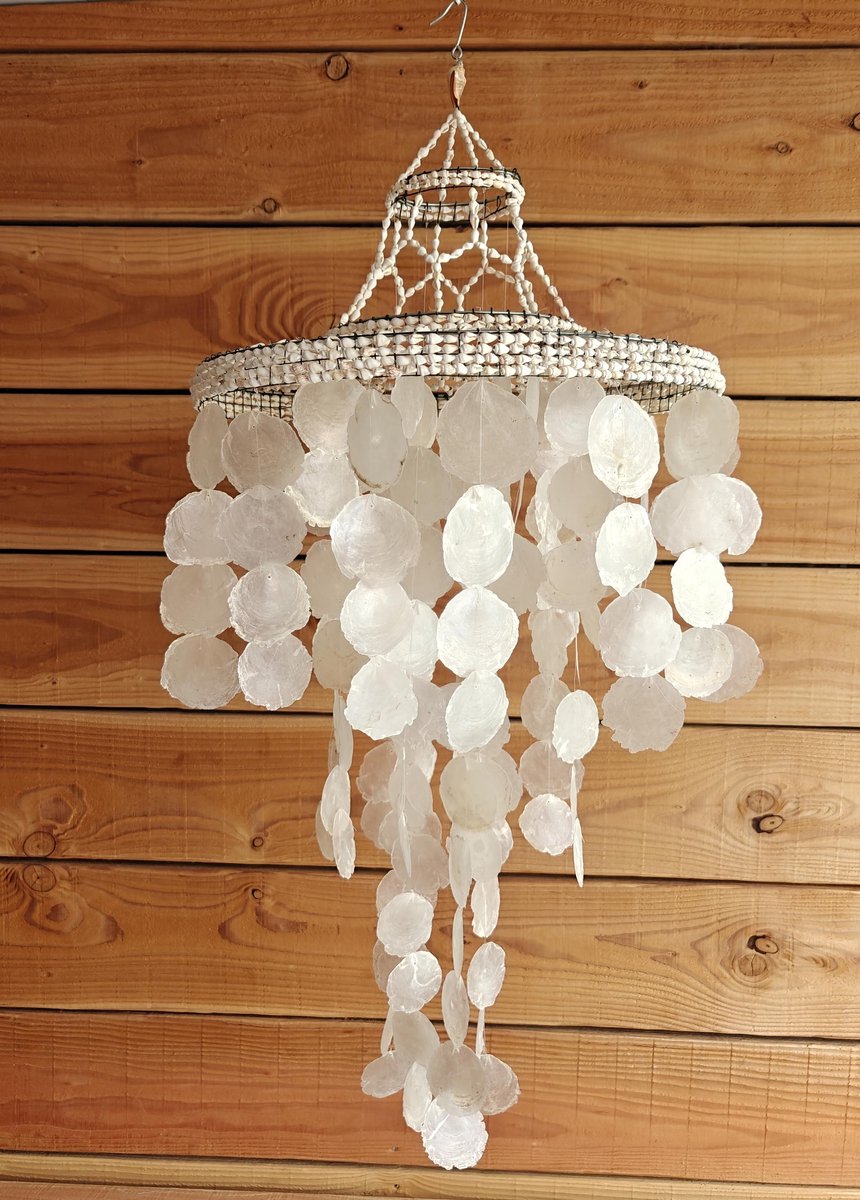 schelpenhanger Capiz 90CM! - Capiz - schelpen ornament - parelmoer hanger - natuurlijke hanger - schelpen - schelp - decoratiebohemian lamp - handgemaakte lamp - luxe hanglamp - tropische lamp - moderne hanglamp - schelpen hanglamp
