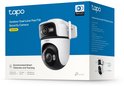 Verpakking van de Tapo C545D outdoor dual lens beveiligingscamera, met productfoto en specificaties.