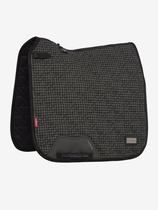 LeMieux Zadeldek Aspen Square 25W Houndstooth - Dressuur | Zadeldekje paard LeMieux Zadeldek Aspen Square 25W Houndstooth - Dressuur | Zadeldekje paard