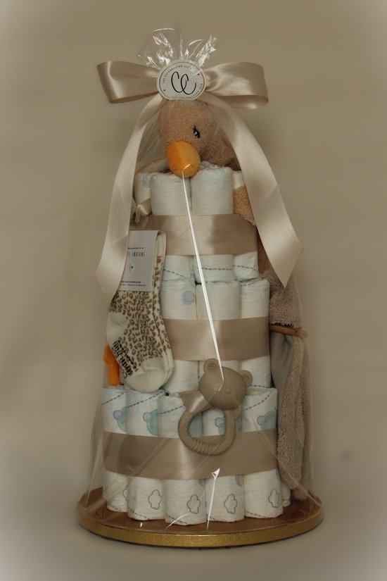 Luiertaart - unisex beige - Pampers luiers - kraamcadeau baby - babyshower cadeau - knuffeldoek eend - rammelaar - bijtring - sokjes van Luiertaart — afbeelding 3