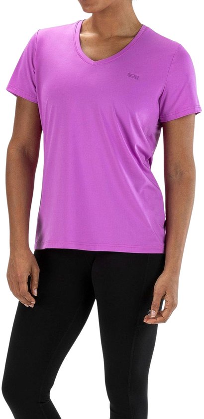 Vrouwen dragen een lichtpaarse sportshirt met V-hals, korte mouwen, en het Sjeng logo op de borst.