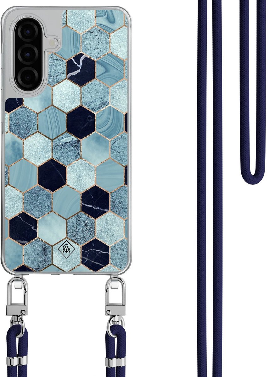 Casimoda® hoesje met donkerblauw koord - Geschikt voor Samsung A26 - Blue Cubes - Afneembaar koord - TPU/polycarbonaat - Blauw