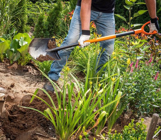 KADAX Spade, L: 125 cm, tuinspaten, tuinschep met stalen steel, schep, grafschep, grafschep voor tuin, plantenspaten, tuinspade met metalen handvat (spits, zwart/oranje) van Merkloos	 — afbeelding 5
