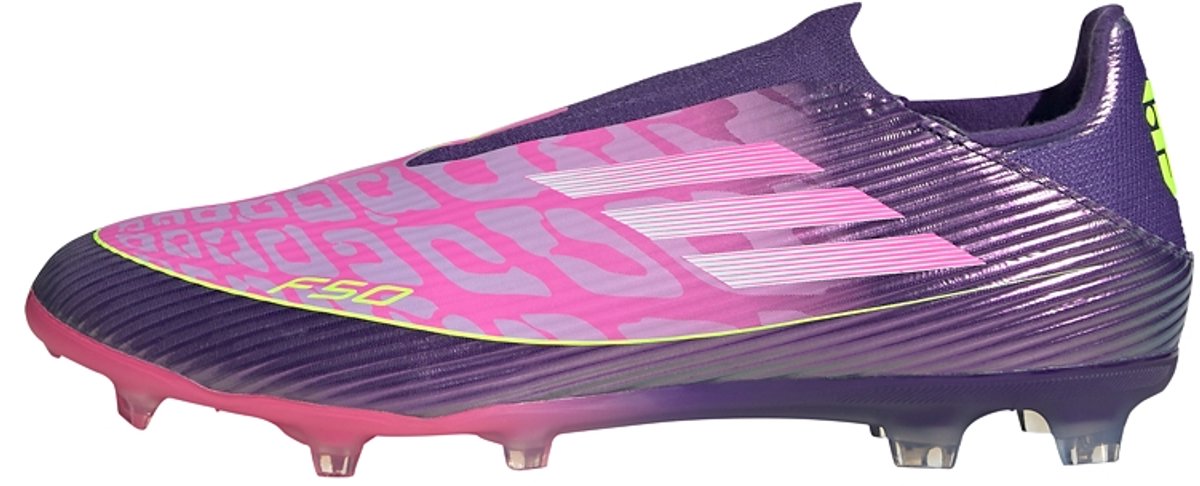 Paars adidas F50 LEAGUE Laceless voetbalschoenen met een gestroomlijnd ontwerp en stevige noppen voor grip op het veld.