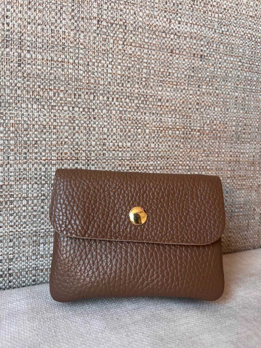 Portemonnee Bruin Mat - Matte afwerking - 11 cm x 8 cm - Wallet - Geld - Betalen - Accessoires - Accessoire - Mode - Fashion - Echt leer - Leather - Dames - Vrouwen - Mama - Cadeau - Kado - Luxe uitstraling - Mini - Small Dame Trendy
