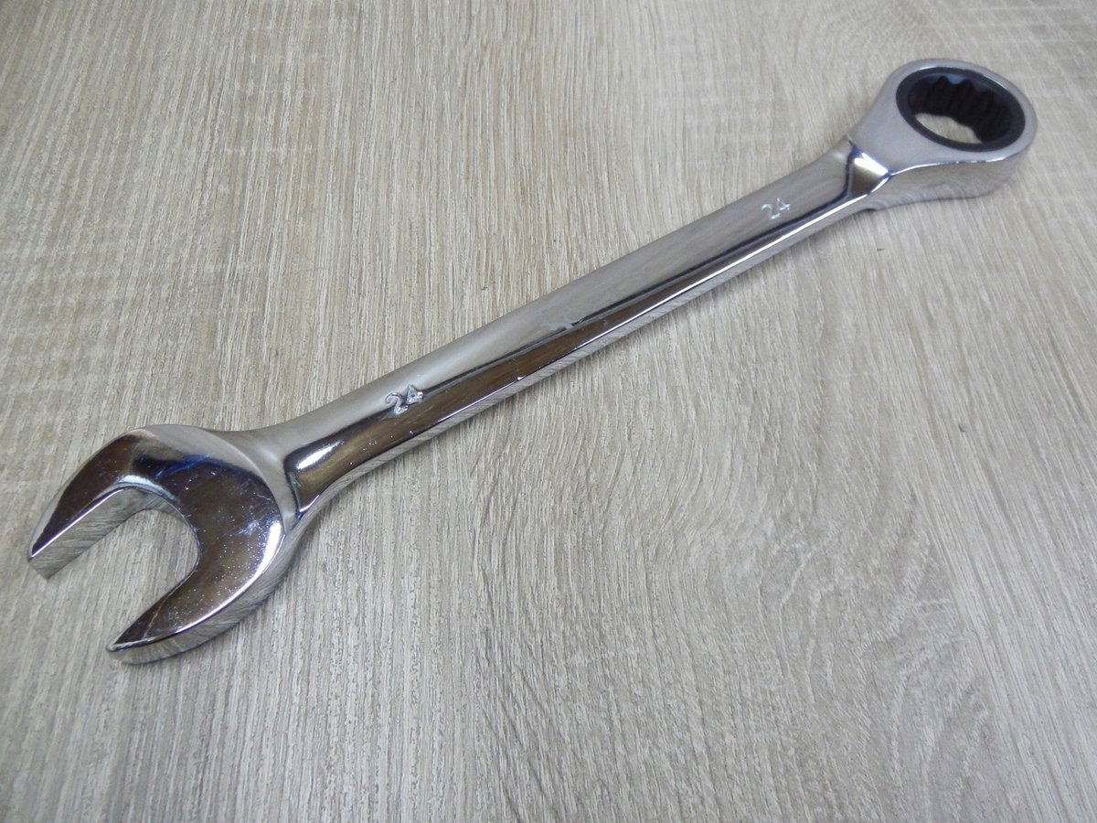 Ringsleutel met Ratel CrV 24mm Surface Drive