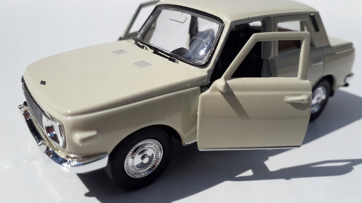 Wartburg 353 Modelauto 1:34 - Beige/Crème Metaal