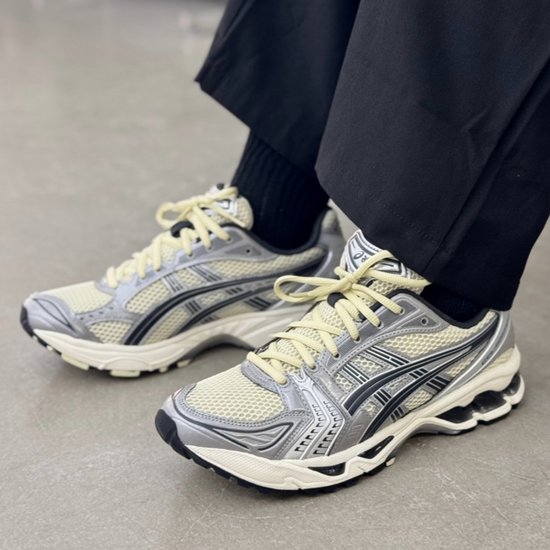 ASICS GEL-KAYANO 14 Oyster White / Steeple Grey - Baskets - 1203A537 - Taille 43,5