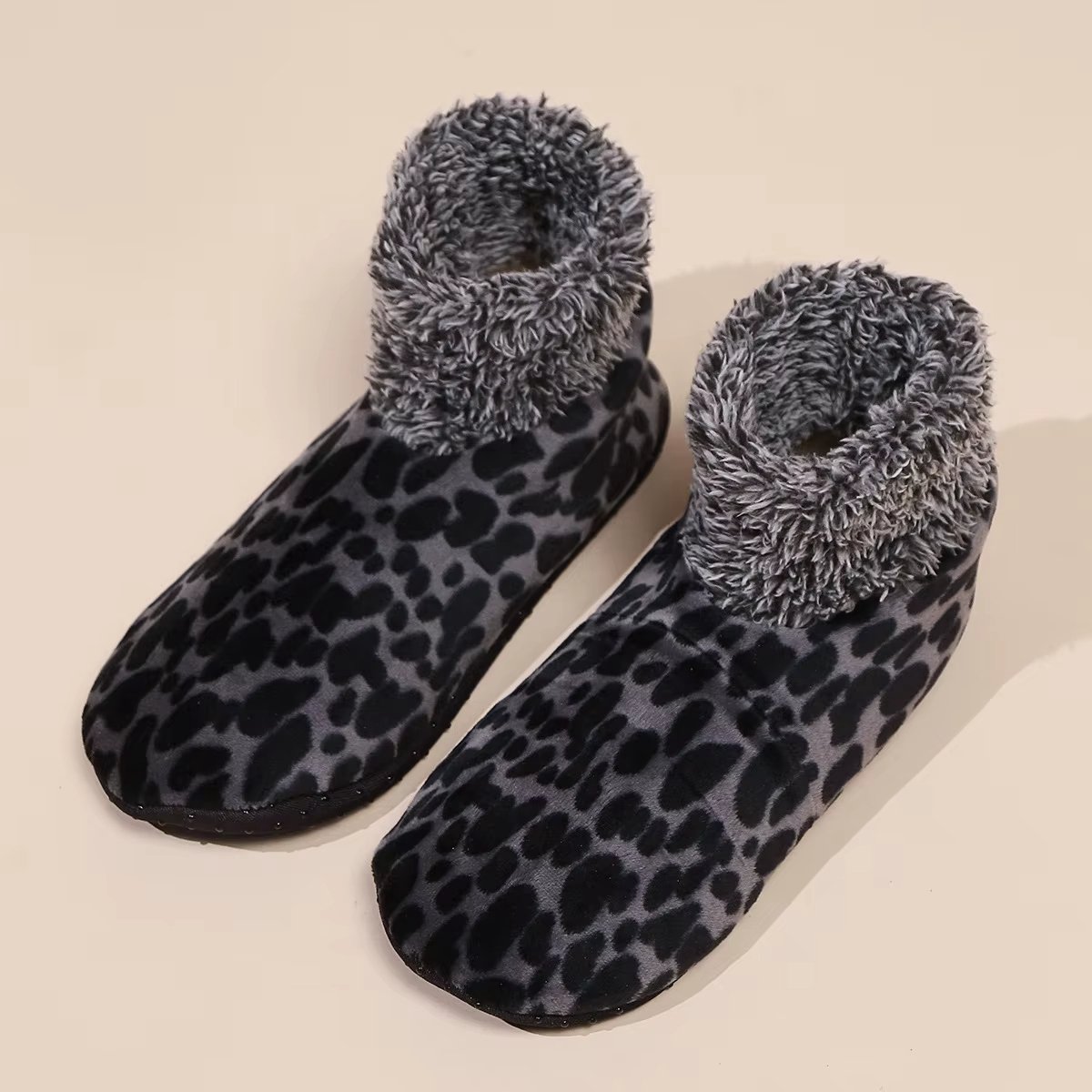 Warme Antislip Huissokken met Luipaardprint – Zachte Vloersokken voor Dames & Heren – Sneeuwsokken Wintersokken Pantoffelsokken & Slaapsokken voor Thuisgebruik Luipaard Print