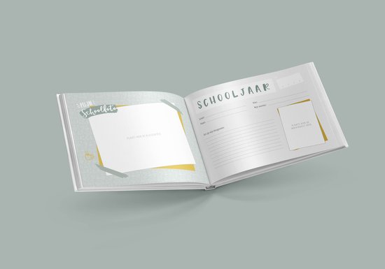 Maan Amsterdam Schoolfotoboek - Roze - A4 - Invulboek voor schoolfoto's - Fotoalbum geschikt voor 17 schooljaren klassenfoto/pasfoto - Inclusief bewaarenvelop