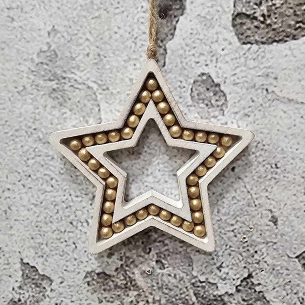 Kerstornament Ster 12 cm | Kralen | Kerstster | ornament | Kerstmis | Goud | Beige | Woonaccessoires | Woonaccessoire | Decoratief | Deco | Decoratie | Winter | Winterse decoratie | Living | Inrichting | Woonkamer | Wonen | Accessoires | Accessoire