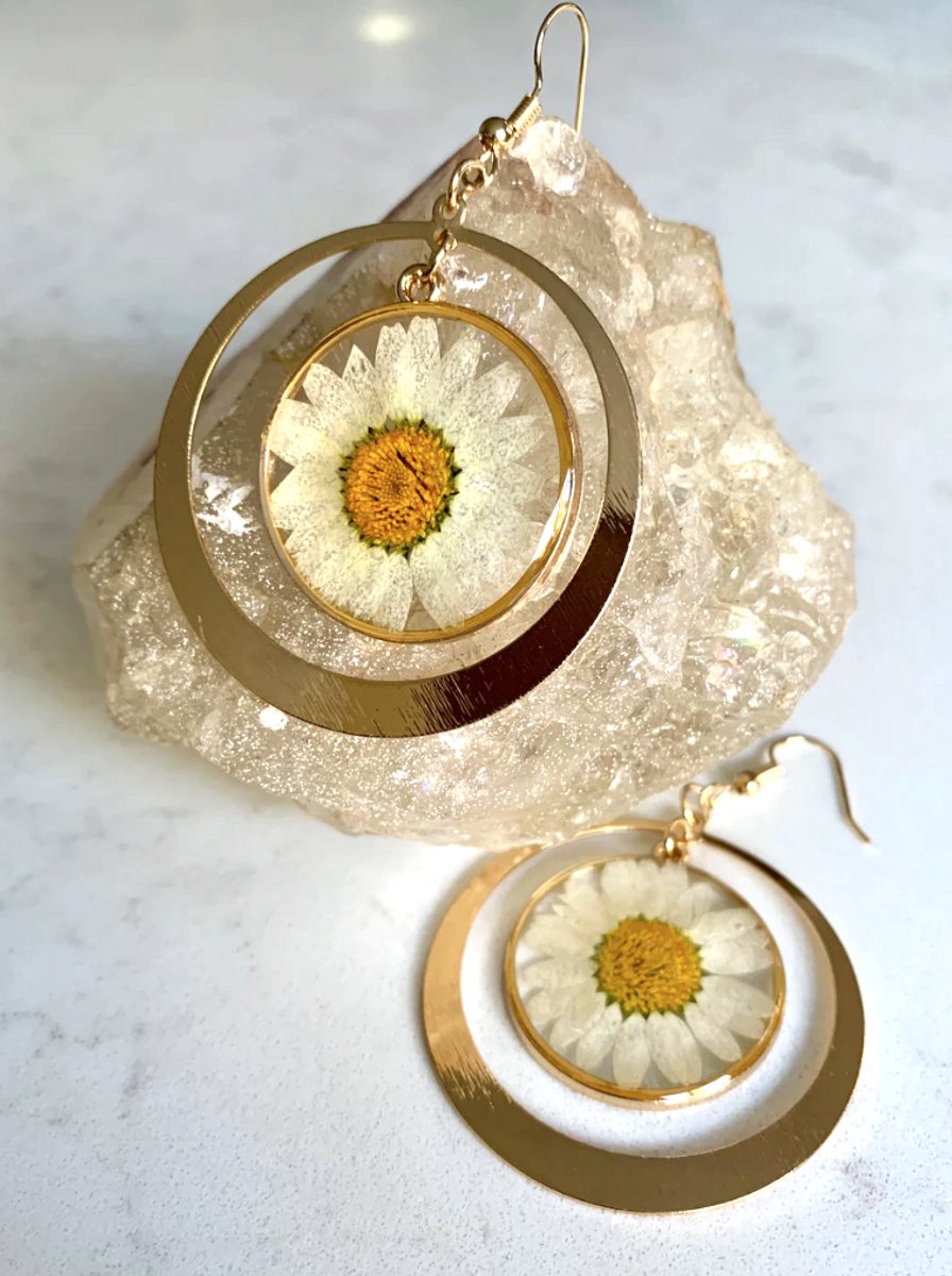Hangoorbellen - Echte bloem - RVS - Resin - Goudkleur - Boho