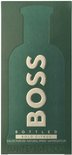 Hugo Boss Bottled Bold Citrus doos in flesvorm, groen met gouden letters. Inhoud 50 ml.