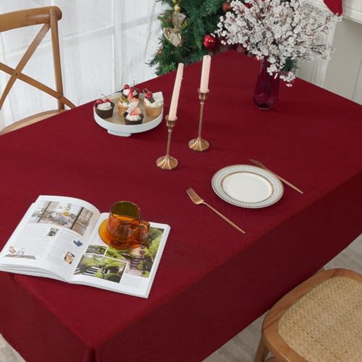 Rood Kerst Tafelkleed in Linnenlook - Waterafstotend en Wasbaar, 130 x 280 cm