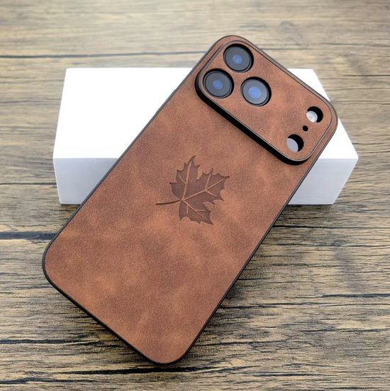Telefoonhoesje iPhone 17 – Bruin – Esdoornblad Design – PU leer