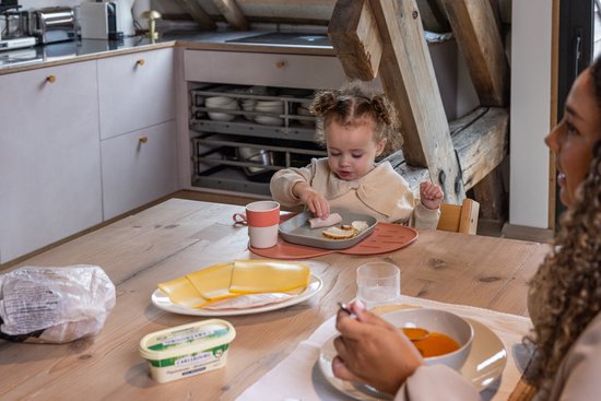 Bébé on the Move - Yummy Mat - Set de table et tapis anti-goutte 2 en 1 - Enroulable et portable - Compatible lave-vaisselle - Anti-poussière - Bloom