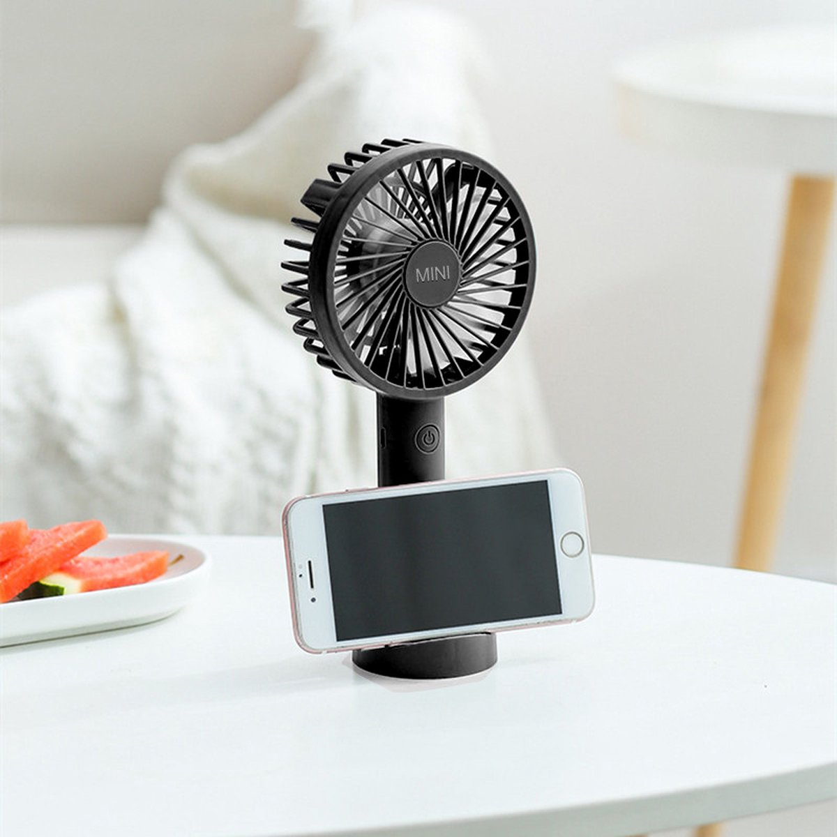 Draagbare Ventilator - oplaadbaar met USB - kan mobiel op voet plaatsen - perfect voor op op reis, buiten met warm weer - zwart