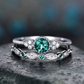 2 trendy ringen | Zilverkleurig | Groene stenen | Vrouwen | Maat 56