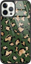 Casimoda® hoesje - Geschikt voor iPhone 12 Pro - Luipaard Groen - Luxe Hard Case Zwart - Backcover telefoonhoesje - Groen