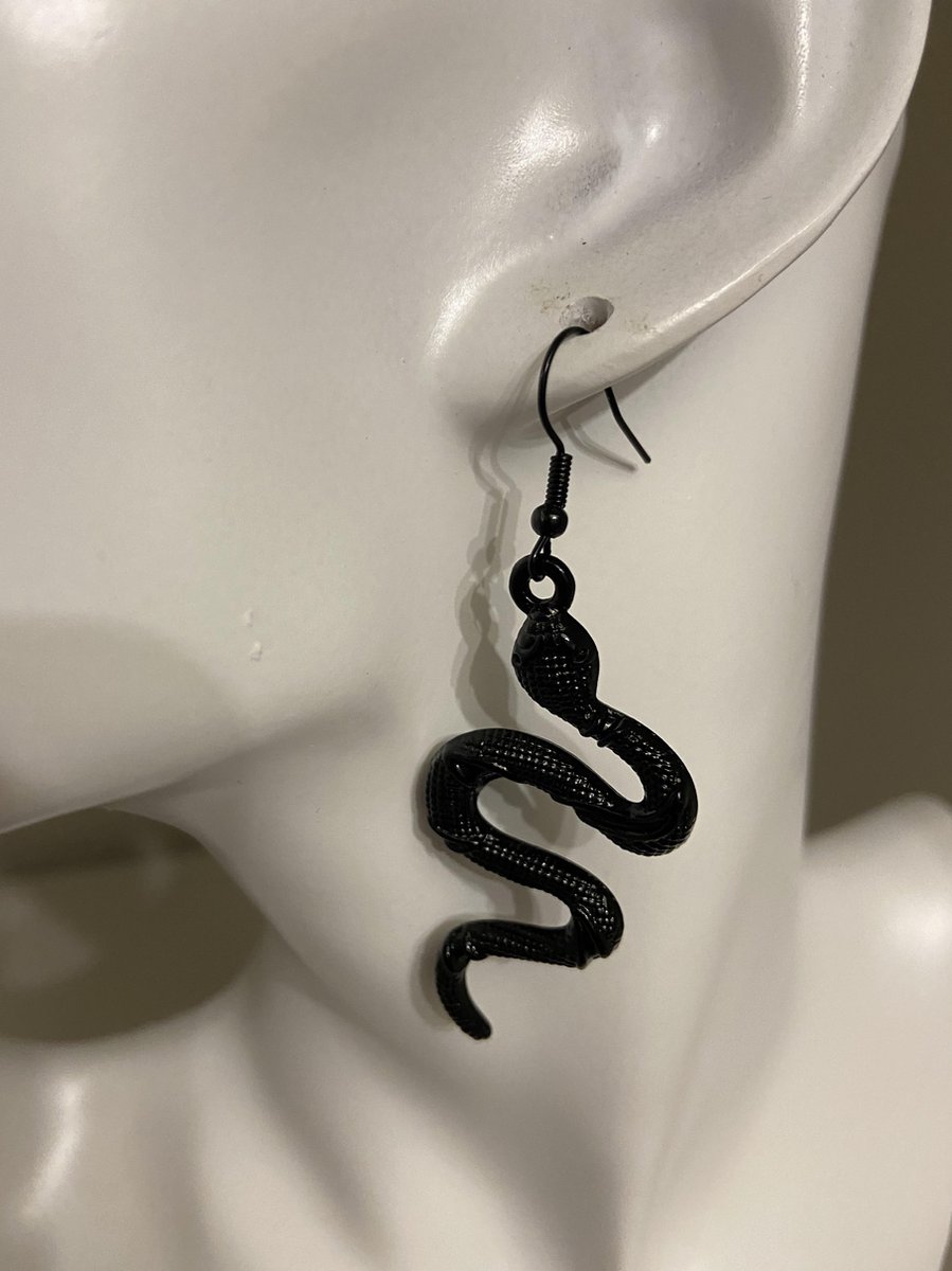 Oorbellen met slangendecor zwart